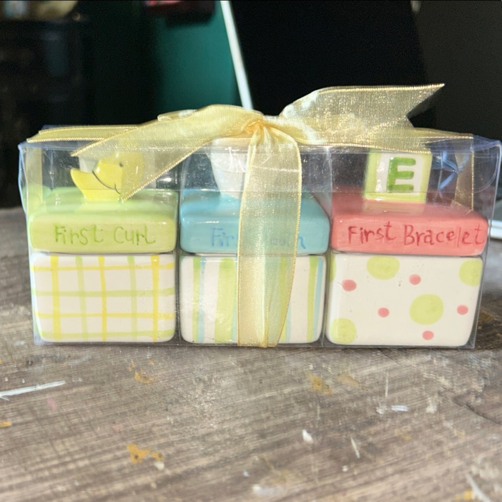 Colorful Keepsake Boxes for Kids